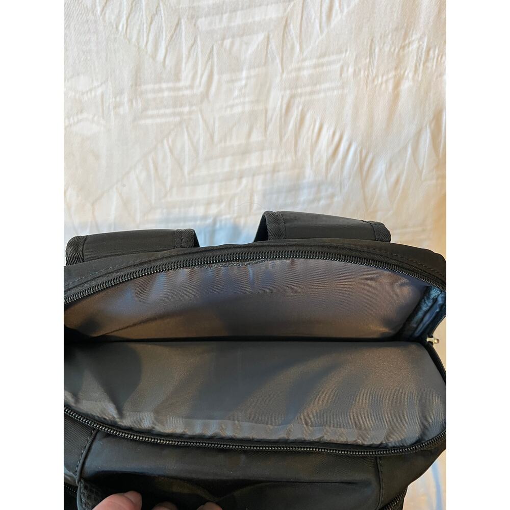 Generic Black Padded Computer Backpack - Picture 4 of 5